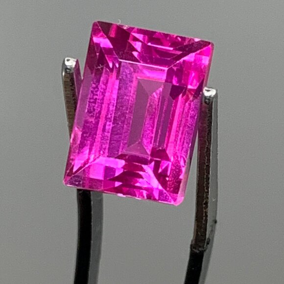 Elegant Pink Gemstone Sapphire - Picture 9 of 14